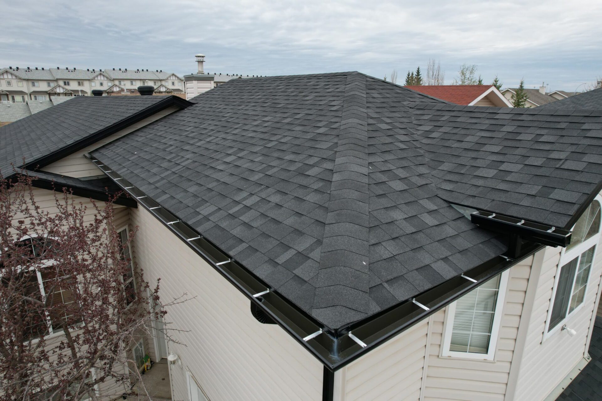 5170405602039604174 Residential roof